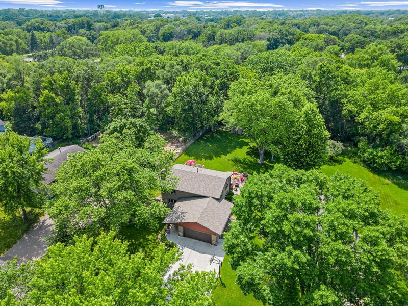 8440 Knollwood Dr, Mounds View, MN 55112