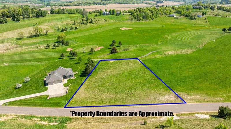 1281 Valley Estates Rd, Mondovi, WI 54755