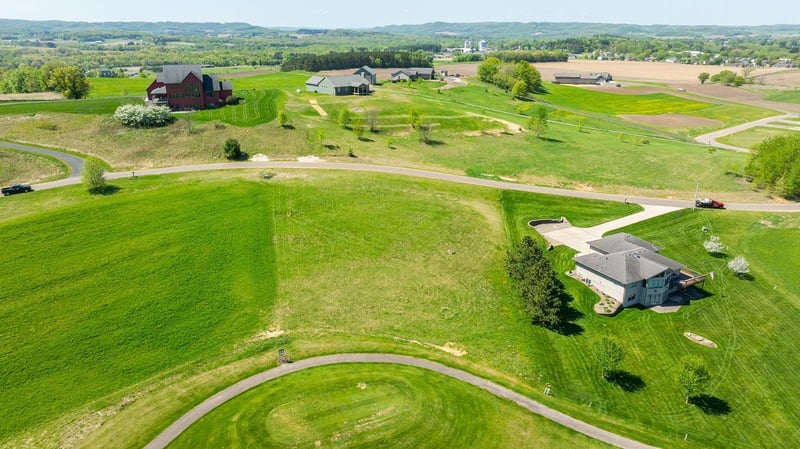 1281 Valley Estates Rd, Mondovi, WI 54755