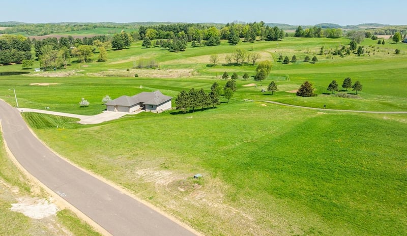 1281 Valley Estates Rd, Mondovi, WI 54755