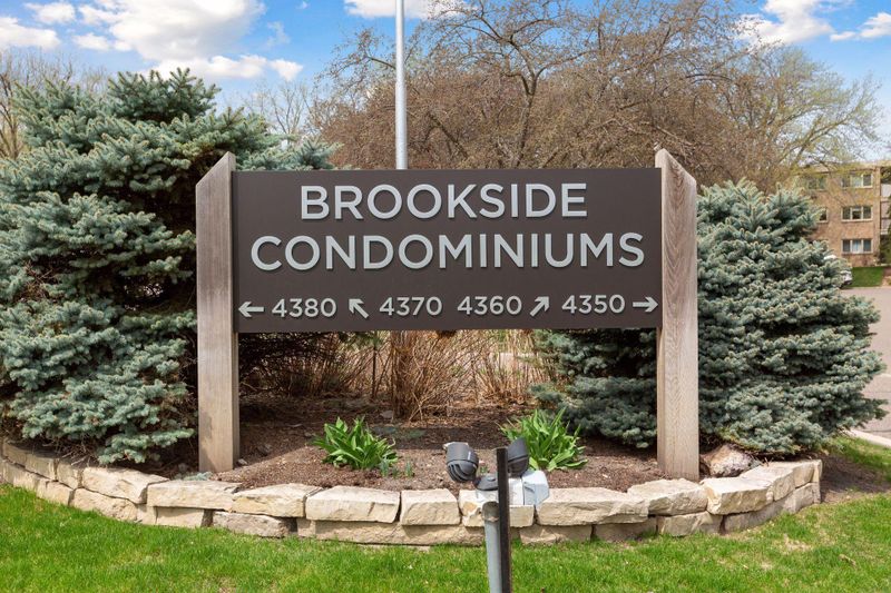 4360 Brookside Ct #305, Edina, MN 55436