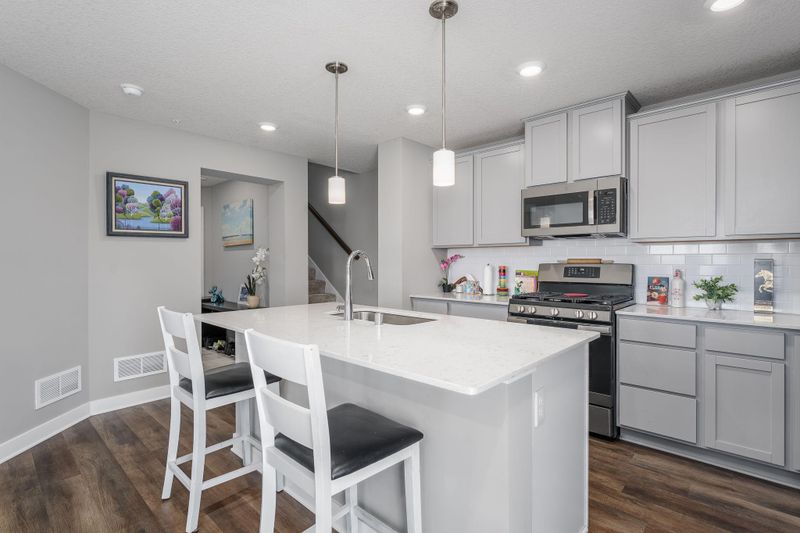 4817 Martingale Dr, Woodbury, MN 55129