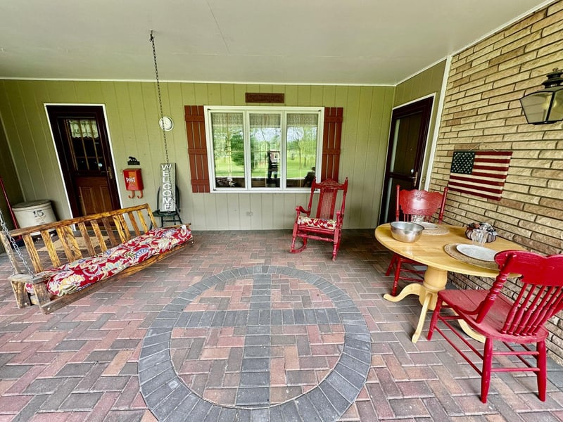 912 Central Ave W, Greenbush, MN 56726