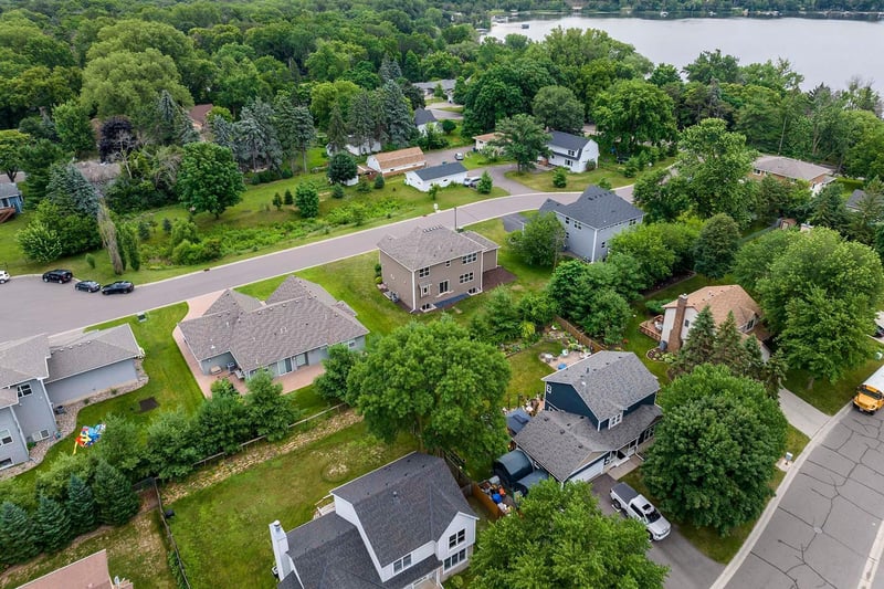 2915 Thunder Bay Ct, Little Canada, MN 55117