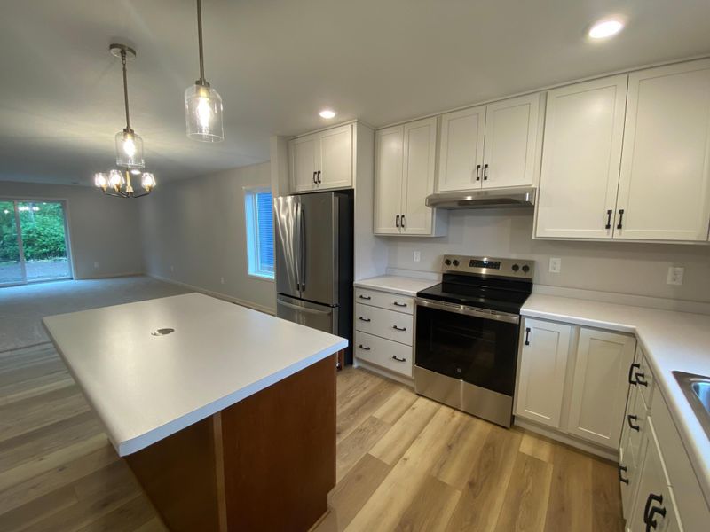 1082 Falcon Rd SE, Rochester, MN 55904