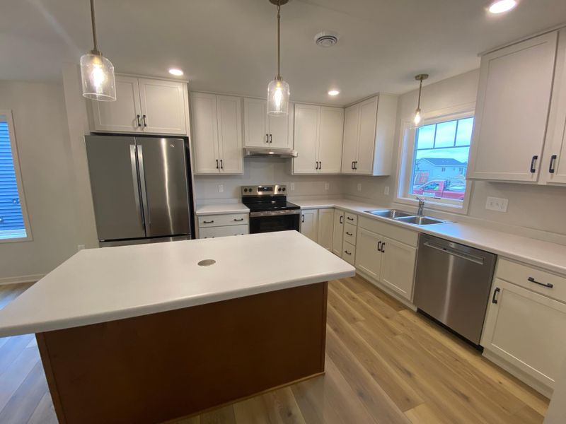 1082 Falcon Rd SE, Rochester, MN 55904