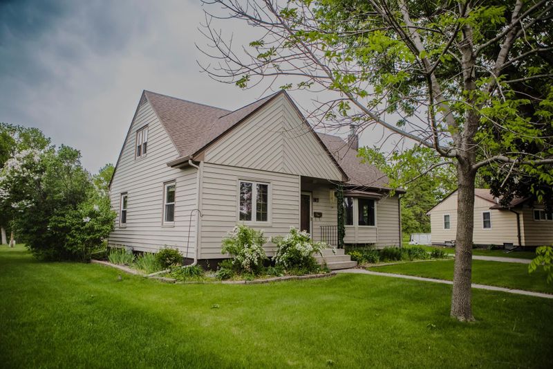107 Ridge Rd, Morris, MN 56267