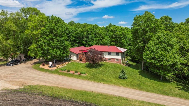 5620 W Mill Lake Rd SW, Farwell, MN 56327