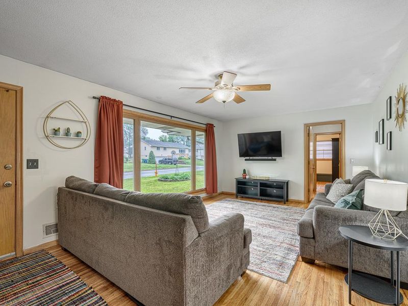 54 66th Way NE, Fridley, MN 55432