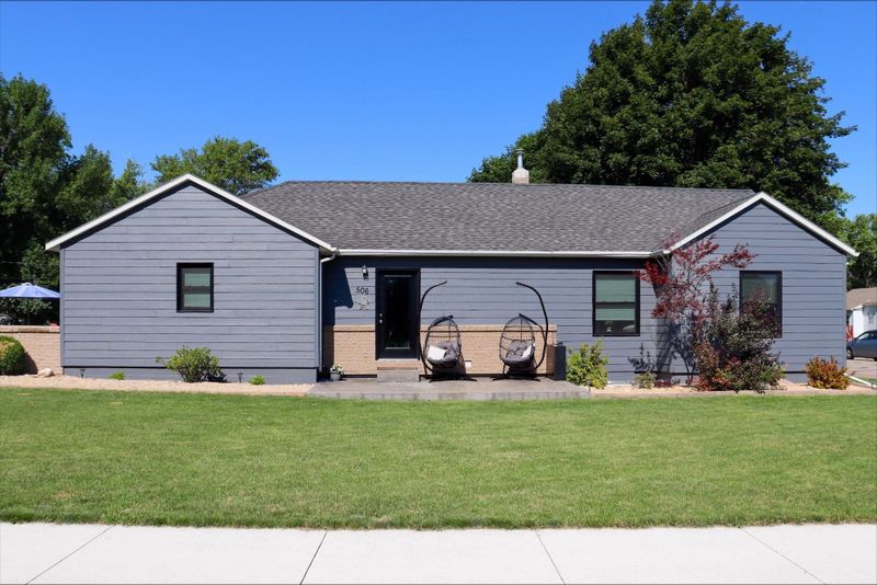 506 8th Ave SW, Pipestone, MN 56164