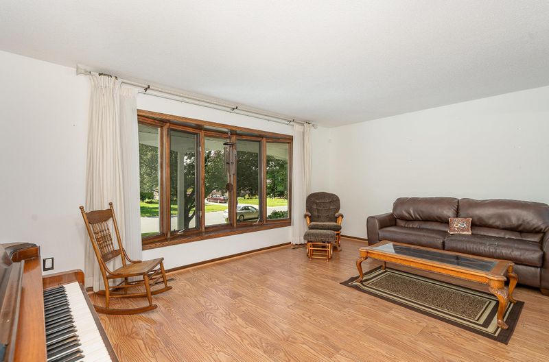 4248 Westview Dr, Shoreview, MN 55126