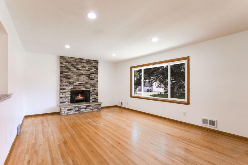4000 Benjamin Pl, Columbia Heights, MN 55421