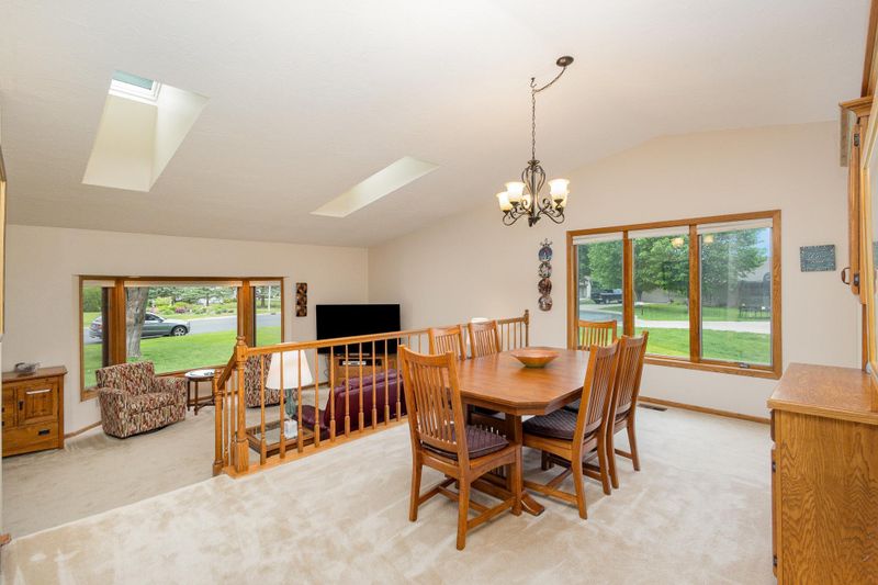 706 Highland Dr, New Prague, MN 56071