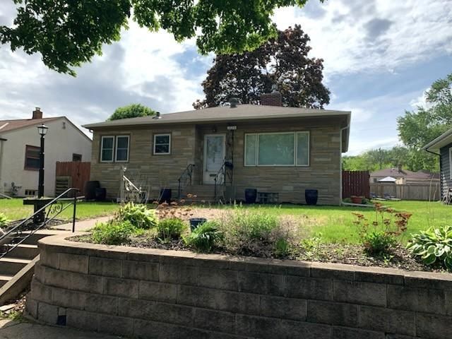 1229 Danforth St N, Saint Paul, MN 55117