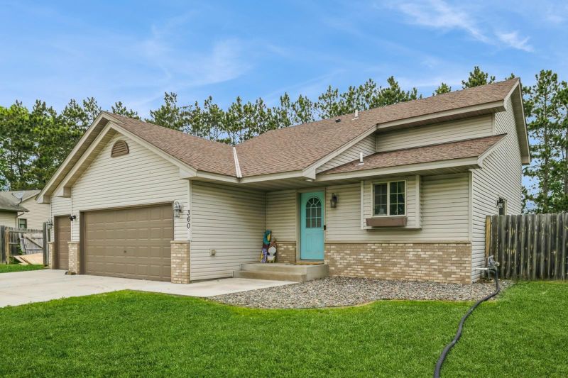 360 12th St NE, Milaca, MN 56353