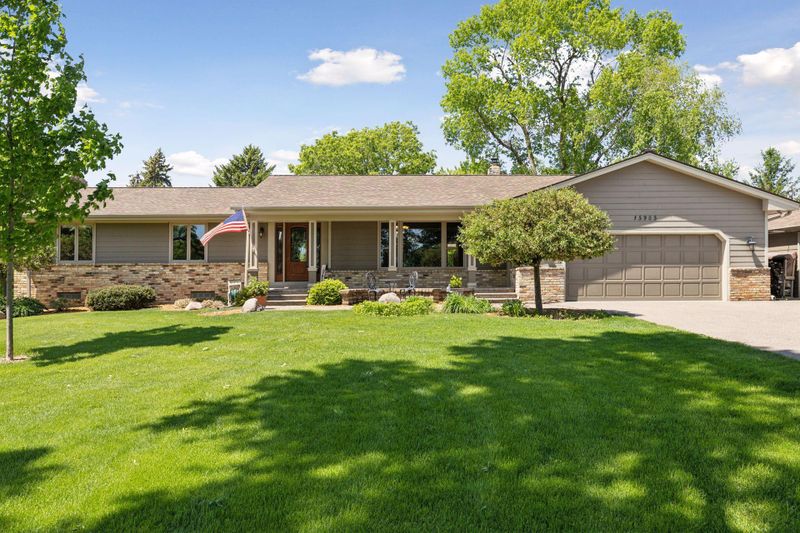 15905 43rd Ave N, Plymouth, MN 55446