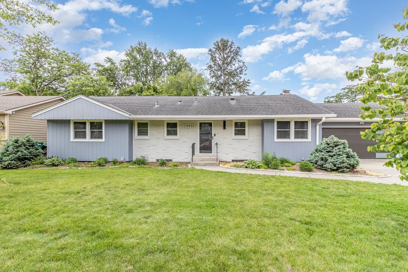 4433 Dunham Dr, Edina, MN 55435