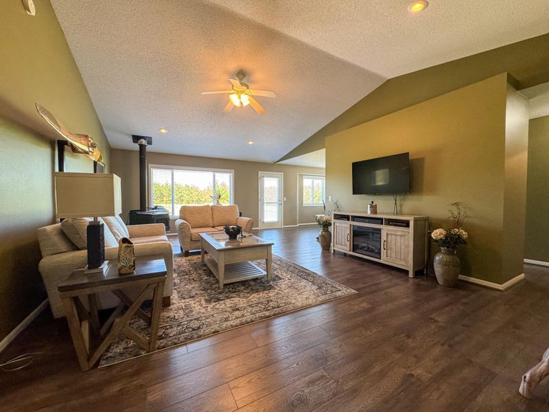 8731 Chamberlain Ln NW, Bemidji, MN 56601