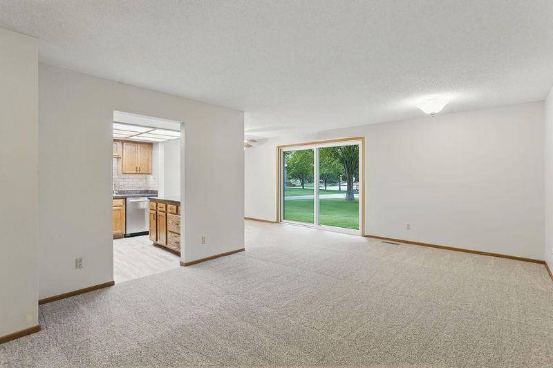 6251 Magda Dr #B, Osseo, MN 55369