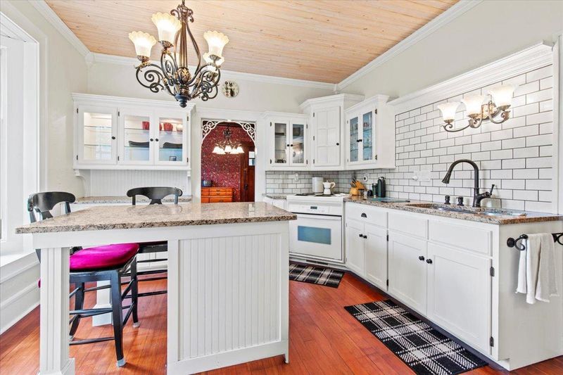 204 4th St S, Delano, MN 55328