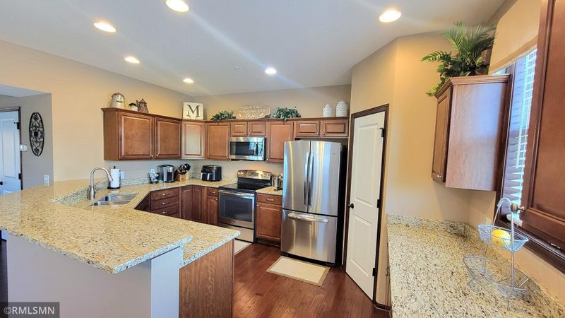 9695 Independence Cir #4, Chanhassen, MN 55317