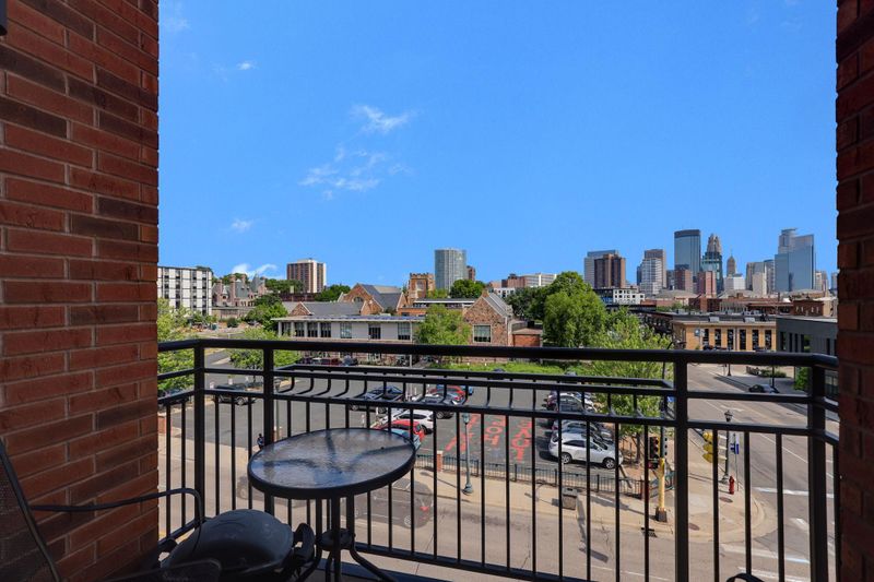 9 W Franklin Ave #313, Minneapolis, MN 55404