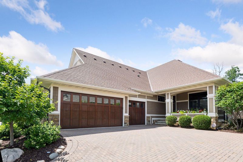 300 Bellwether Pa, Wayzata, MN 55391