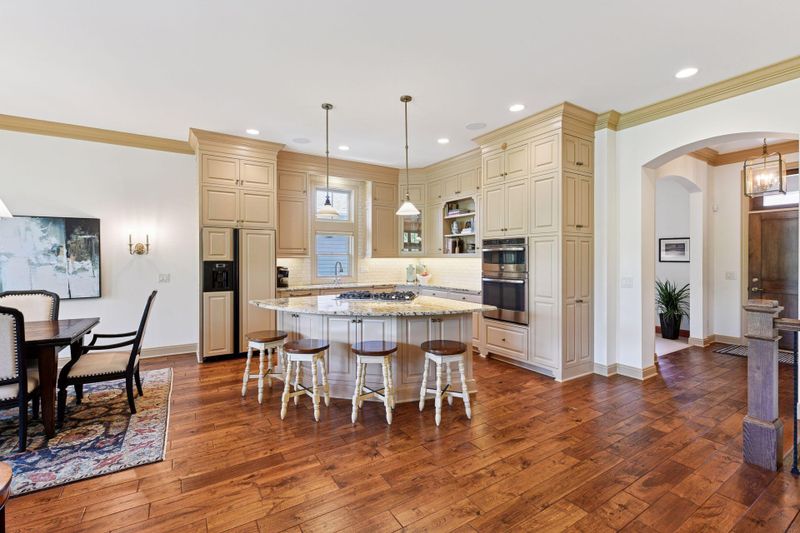 300 Bellwether Pa, Wayzata, MN 55391