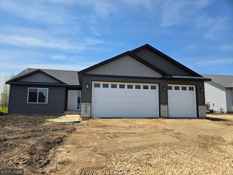 5 Marie Cir, Elysian, MN 56028