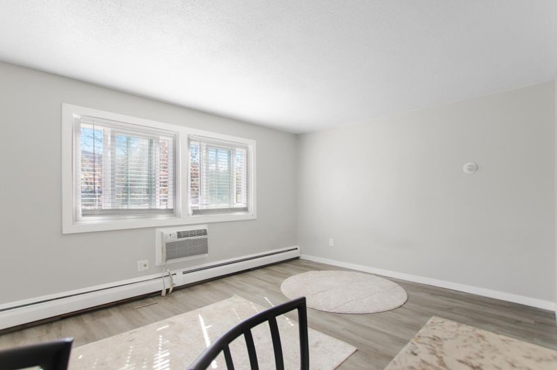 2616 Harriet Ave #117, Minneapolis, MN 55408