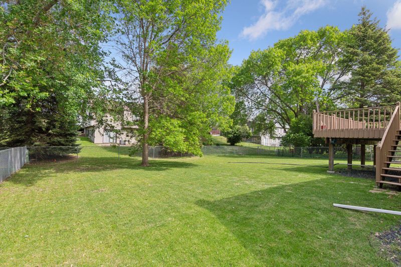 8982 Goldenrod Ln N, Maple Grove, MN 55369