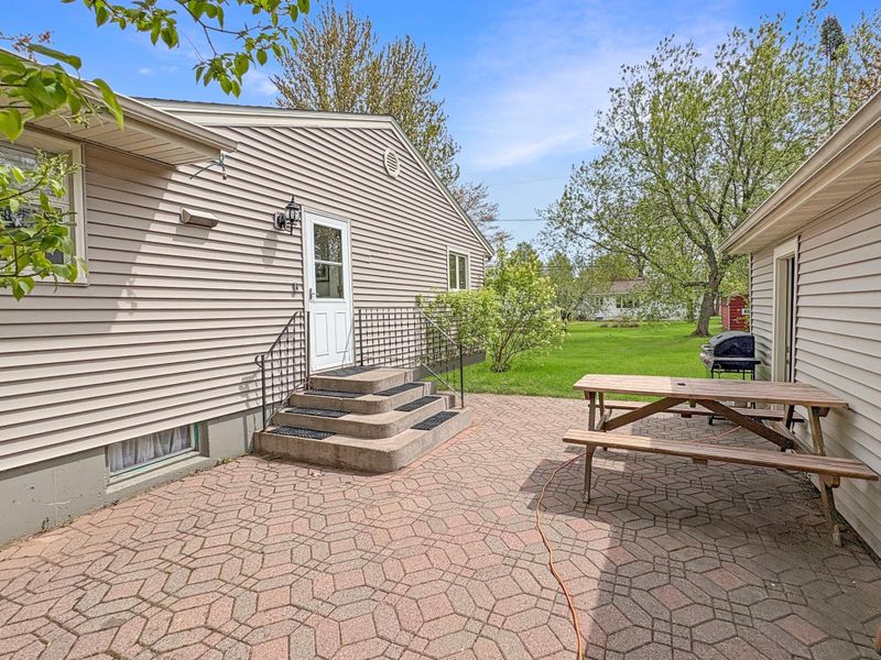 602 26th St, Scanlon, MN 55720