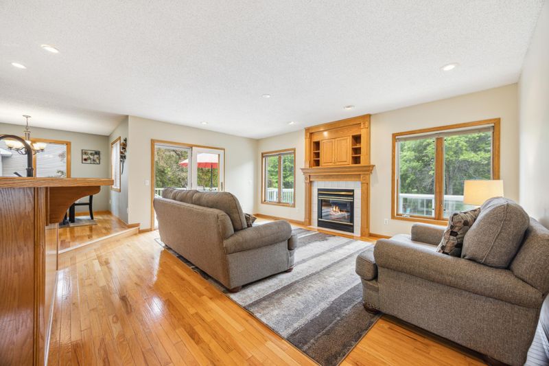 582 139th Ln NW, Andover, MN 55304