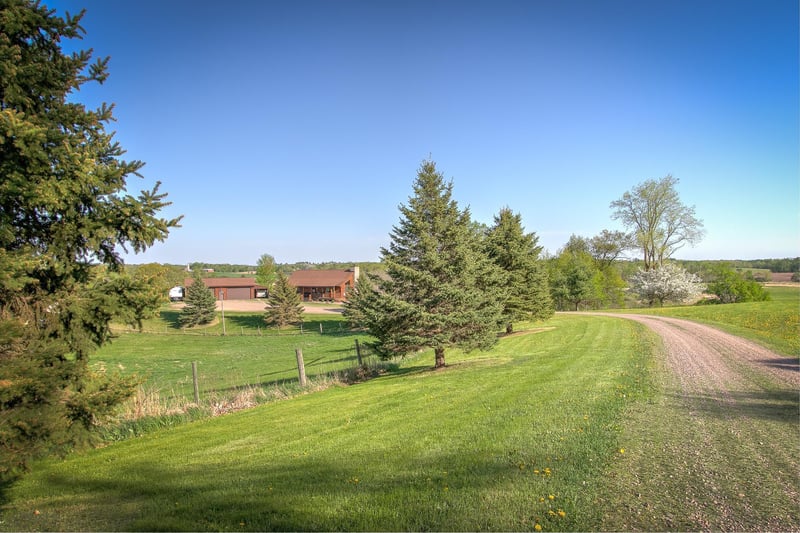 2200 405th Ave NW, Braham, MN 55006