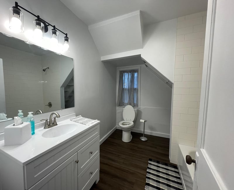 202 Main St W, Morristown, MN 55052