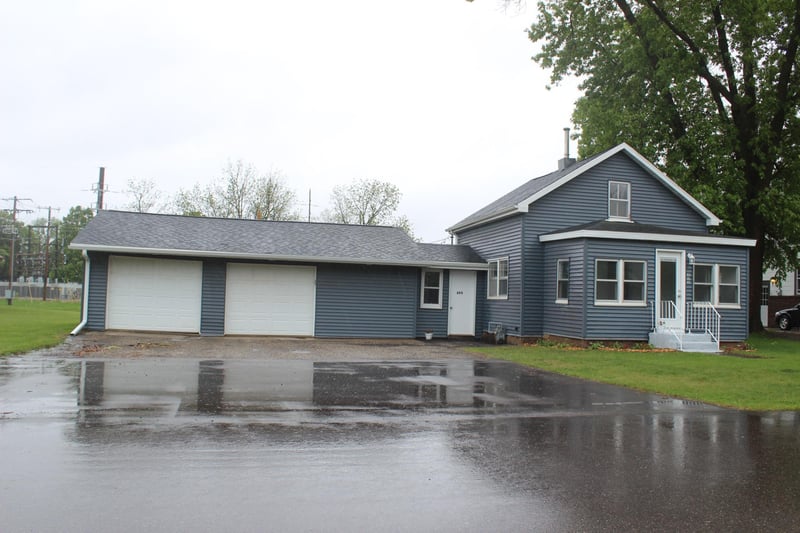 202 Main St W, Morristown, MN 55052