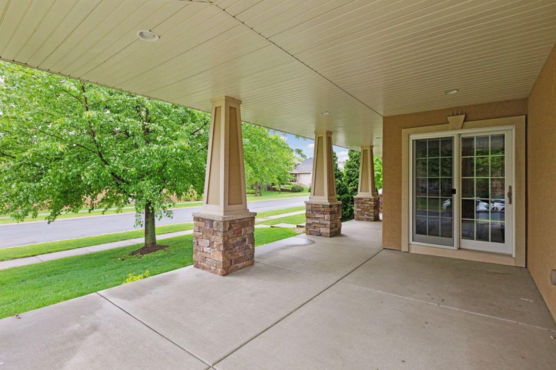 9885 Troy Lane N, Maple Grove, MN 55311