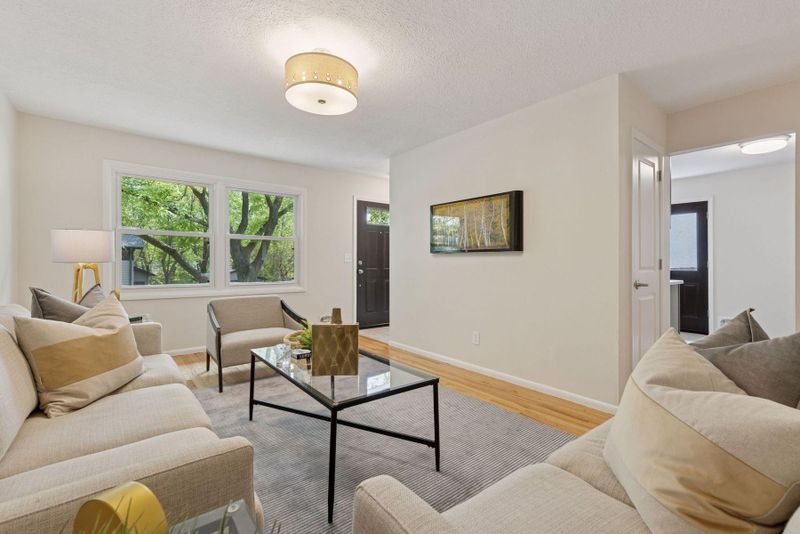 1806 Chestnut Ave, Minneapolis, MN 55405