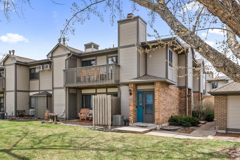 445 Shelard Pw #204, Saint Louis Park, MN 55426