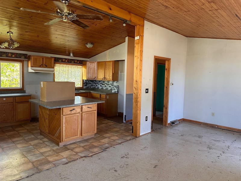 28 Cypress Blvd, Babbitt, MN 55706