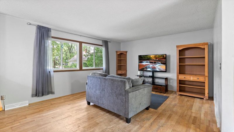 1504 89th Ave N, Brooklyn Park, MN 55444