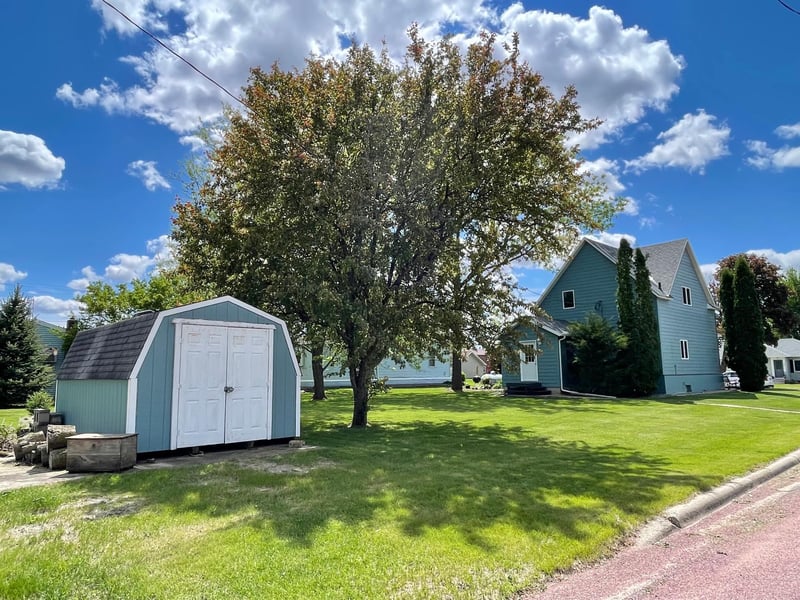 120 Prairie St N, Comfrey, MN 56019