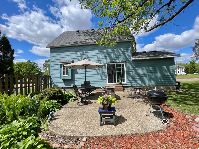 120 Prairie St N, Comfrey, MN 56019
