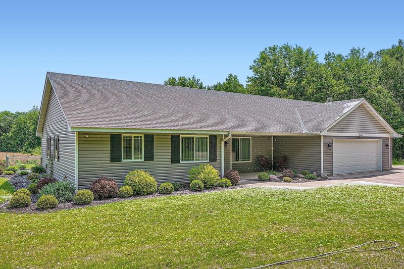 31531 London Dr NE, Cambridge, MN 55008