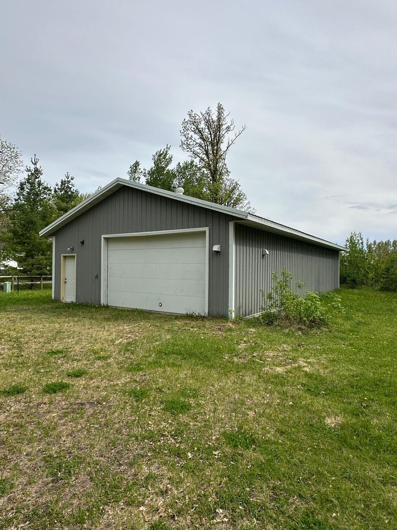 39987 275th St, Roseau, MN 56751