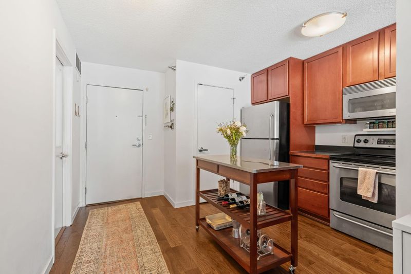 48 Groveland Ter #B304, Minneapolis, MN 55403