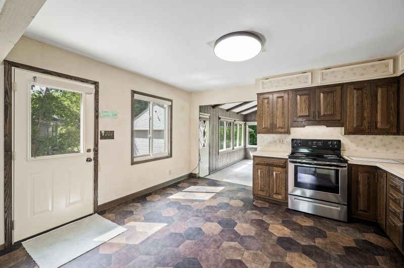 2577 Mayer Ln E, Maplewood, MN 55119