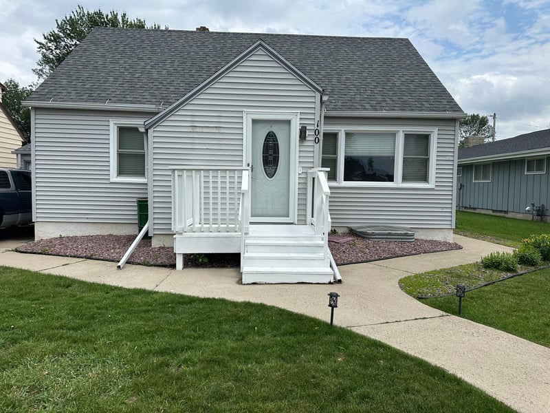 100 Front St N, Okabena, MN 56161