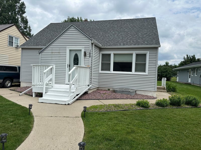 100 Front St N, Okabena, MN 56161