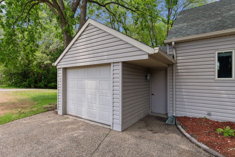 116 Sunset Dr, Jordan, MN 55352
